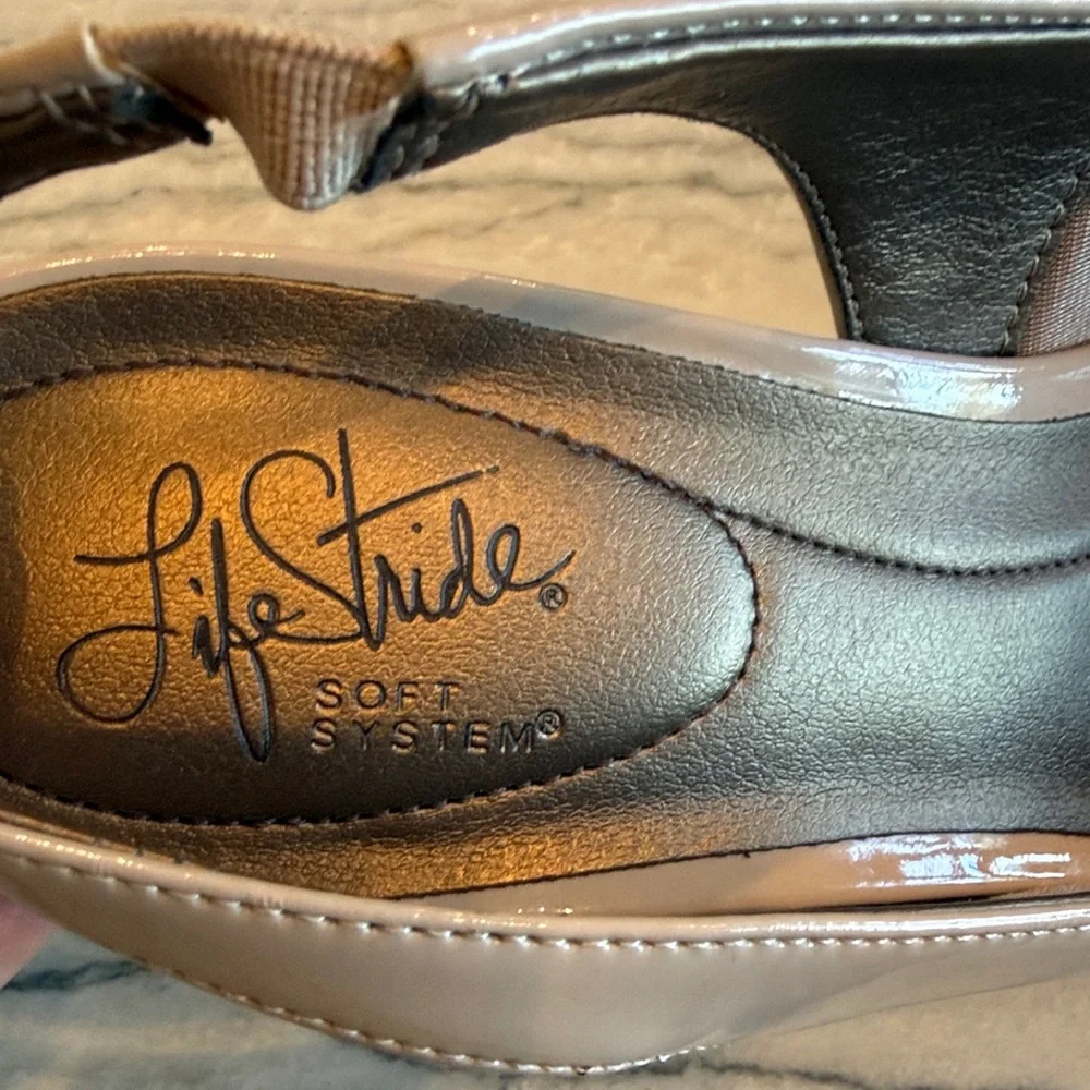 Life Stride Soft System Nude Slingback Heels with Flex Soles Size 9.5
